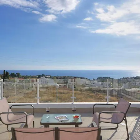 Villa Capistrano Blue Uno *